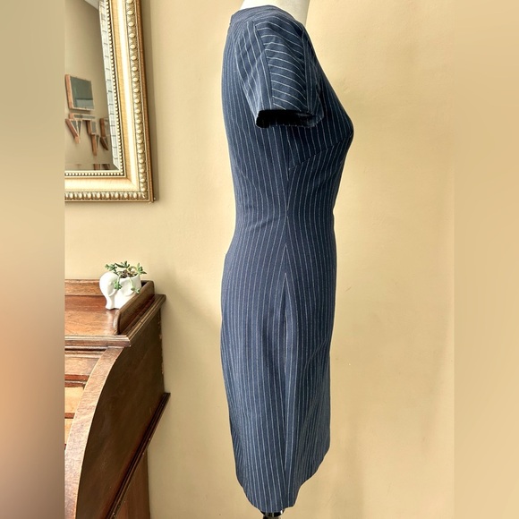 Banana Republic Navy Blue Pinstripe Sheath Dress Short Sleeve Size 4 - Picture 9 of 11